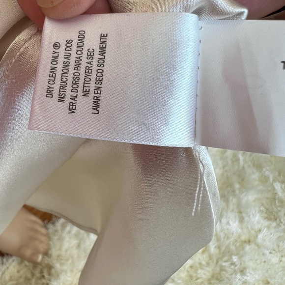 Beautiful flower dress - Picture 7 of 9